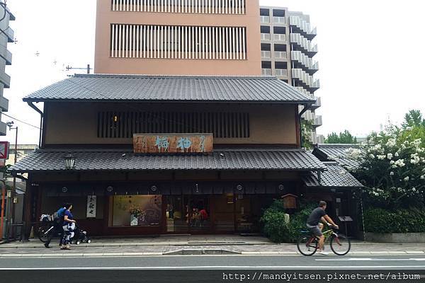 鶴屋吉信本店