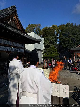 西院春日神社之古神札燒納祭典