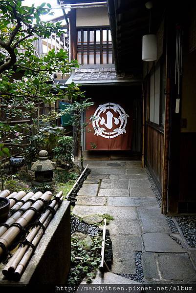 京都琴弦老舖「鳥羽屋」暖簾