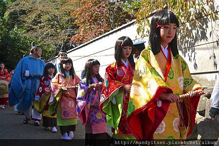 齋宮行列之火炬小女孩列