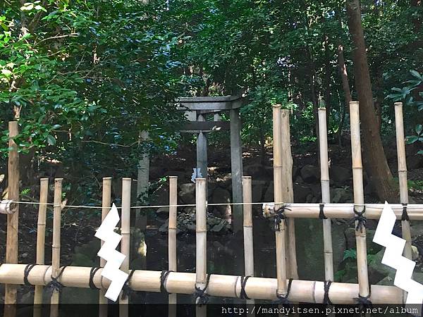 京都「木嶋神社」境內的三柱鳥居