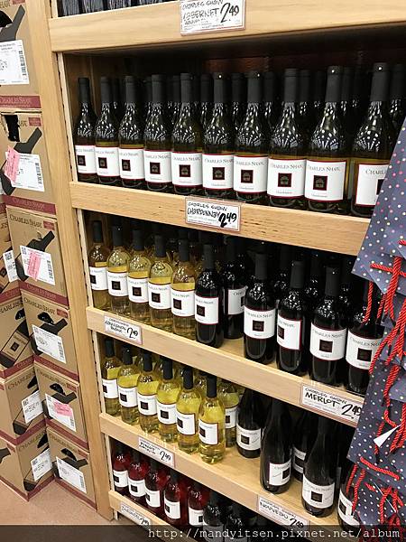 美國加州連鎖超市Trader Joe's一隅