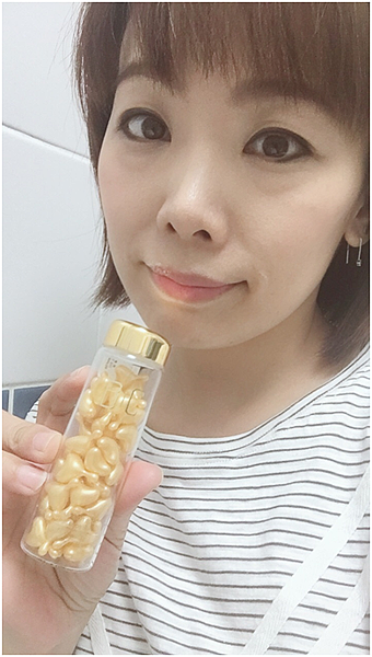 BC百匡,靚顏抗皺淡紋賦活油(百匡賦活膠囊),百匡賦活膠囊,
白龍膽花精萃可亮白撫平細紋與修護受傷肌膚,並高度保濕鎖水,延緩肌膚老化,一顆多種用途,強效版晚安面膜
,百匡賦活膠囊,百匡膠囊
