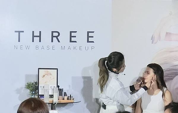 相片 12-3-2018 19 10 59 相片 12-3-2018 19 10 59