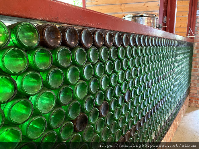 20210325 台東 鈞隼10 酒瓶牆 Bottle Wall.jpg