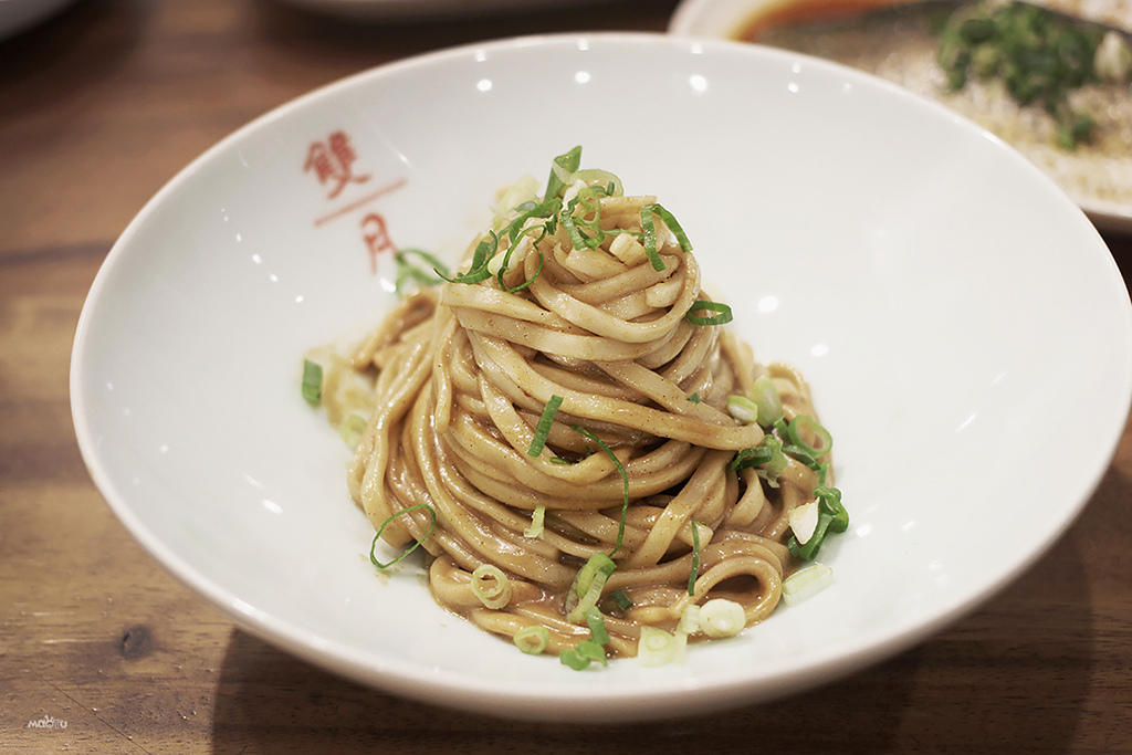 雙月食品社 - 溫潤雞湯淡雅美味，鱸魚排鮮嫩清甜