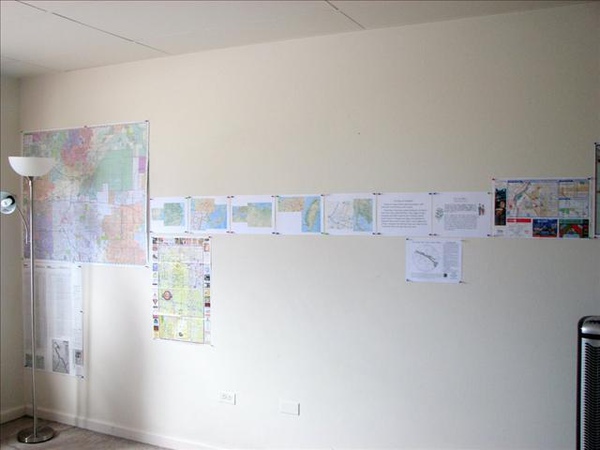 貼上同學們來自何方的各國地圖, 很用心的佈置