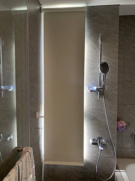 台中浴室遮光捲簾-米勒窗簾-TEL 04-23891612 