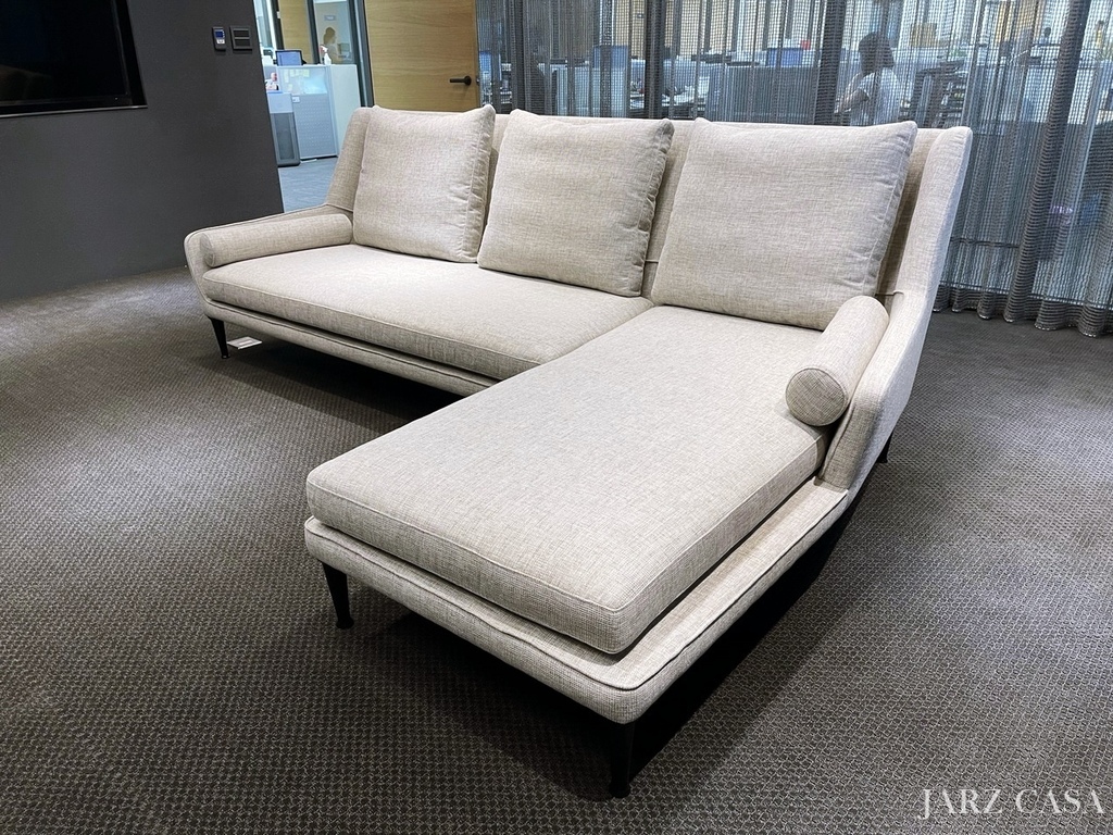 JARZCASA-20220830-003-fabric-sofa.JPEG