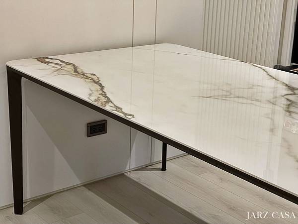 JARZCASA-20220917-007-ceramic-dining-table-PV127811UM.JPEG