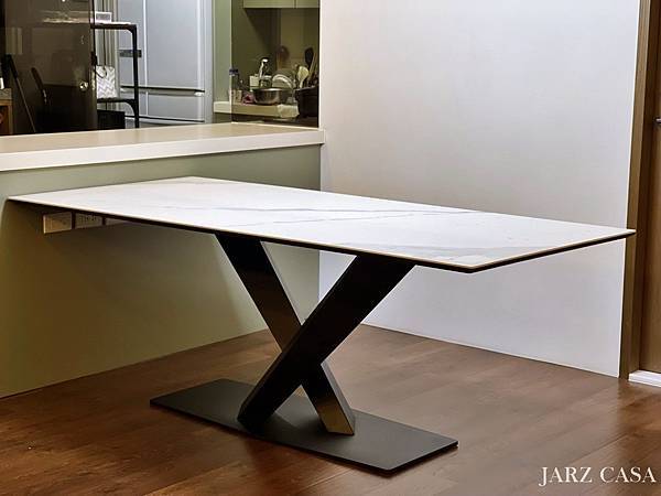 JARZCASA-20211022-023-ceramic-dining-table.JPEG