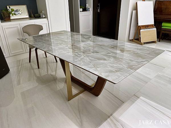 JARZCASA-20211213-033-dining-table-ceramic.jpg