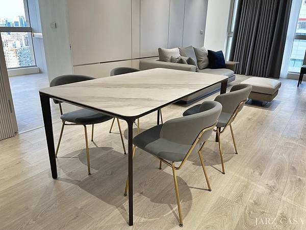 JARZCASA-20230916-002-dining-table-ceramic-slim.JPEG