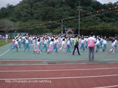 三年級團體表演小丑歡樂列車