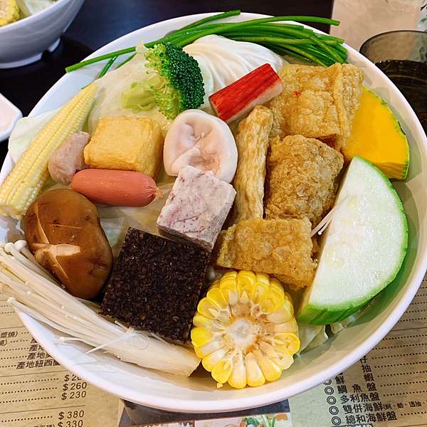食記 原鍋食鮮 新北平價美食火鍋 橘線捷運沿線美食 近迴龍捷運站 食材新鮮cp值超高 自助飲料吧 麵 冬粉吃到飽