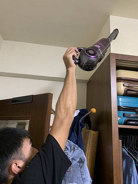 SABA 極輕量數位無線吸塵器 (SA-HV04D)14.jpg 試用