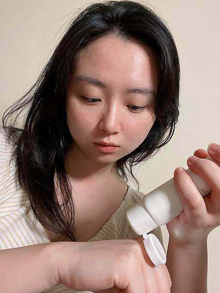 Dermesis迪敏施_Plus_涵鈣休異膚乳霜_滋潤型13.JPG 試用