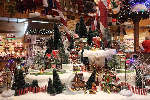 Bronner's CHRISTmas Wonderland