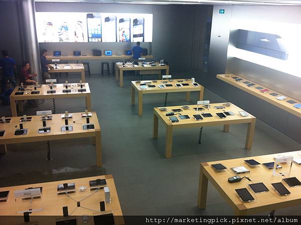 沒人的Apple Store IFC店