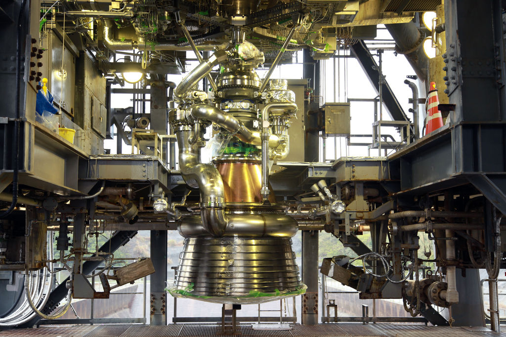 LE-9具有大型燃燒室而無輔助燃燒室.jpg LE-9具有大型燃燒室而無輔助燃燒室.jpg