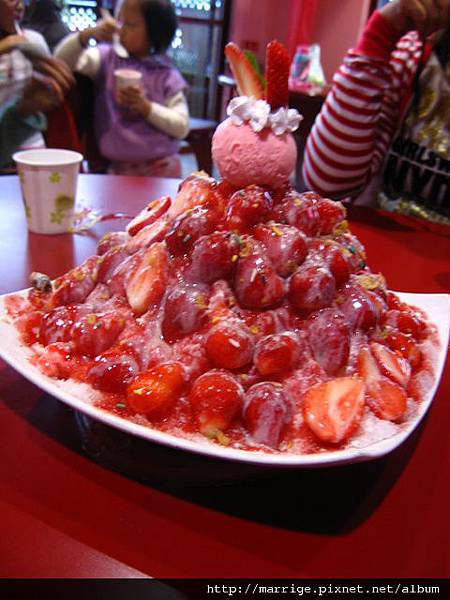全台各地美食分享 苗栗大湖草莓博物館草莓冰山 Marrige的相簿 痞客邦