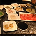 0112鍋太郎--滿桌的肉與海鮮