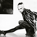 daphne-guinness-and-noritaka-tatehana-red-swarovski-platform-shoes-gallery