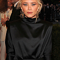 MKMARYKATEOLSEN2012METBALLGALANEWYORKCITYNYCTHEROWBLACKTURTLENECKGOWNDRESSSILKBUTTINSLEEVEVICTORIANWHITEFRINGEBEADEDBAGCLUTCHBLEACHBLONDE-2