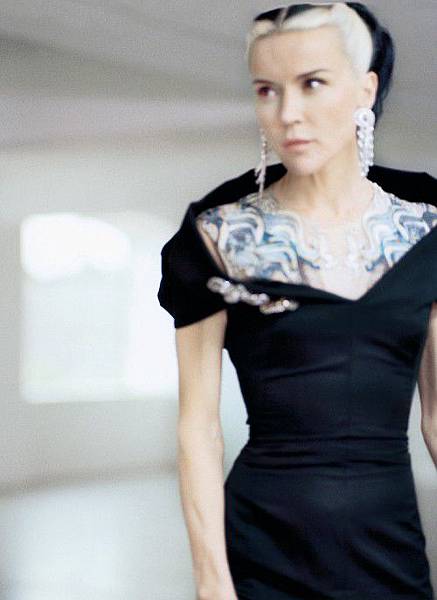 Daphne-Guinness-Copyright-Mary-McCartney_099