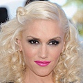 Gwen-Stefani-cannes-2011-pink-lipstick