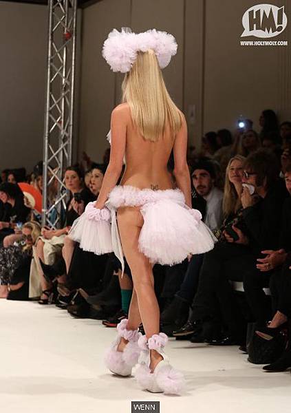 wenn_t_pam-hogg-ss-2013-catwalk-180912n