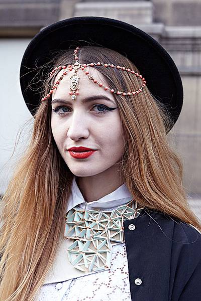 Paris-Fashion-week-AW14-street-style-adorn-jewellery-blog-beaded-crown.jpg
