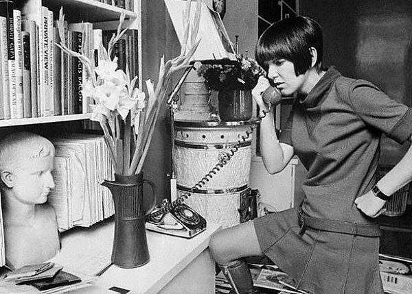 mary-quant-08-telephone.jpg