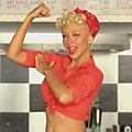 Candyman-Music-Video-christina-aguilera-31903221-500-375.jpg