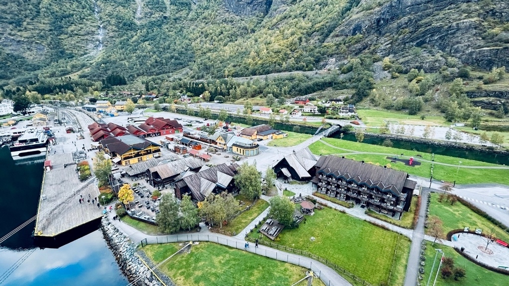 搭郵輪造訪 Flåm.jpg