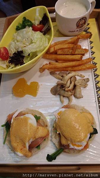 高雄》左營》排隊美食》史努比‧主題餐點‧查理布朗咖啡-SNOOPY Charlie Brown Café