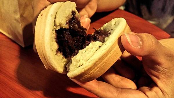 高雄》鼓山》排隊美食》食尚推薦‧不識紅豆餅‧是幸福-山野家蜂蜜 高雄》鼓山》排隊美食》食尚推薦‧不識紅豆餅‧是幸福-山野家蜂蜜