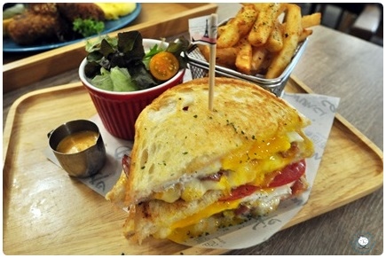 DSC_5975.JPG DSC_5975.JPG