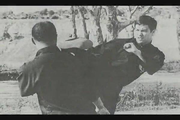 BRUCE LEE THE TEACHER II.avi[14-58-22].JPG