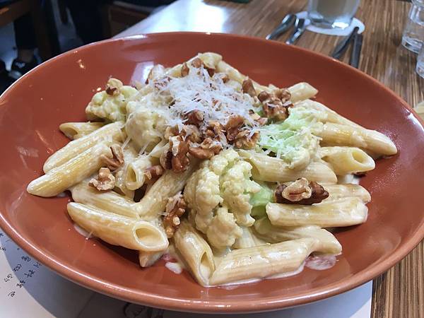 奶油青醬雞肉斜管麵 IMG_4679