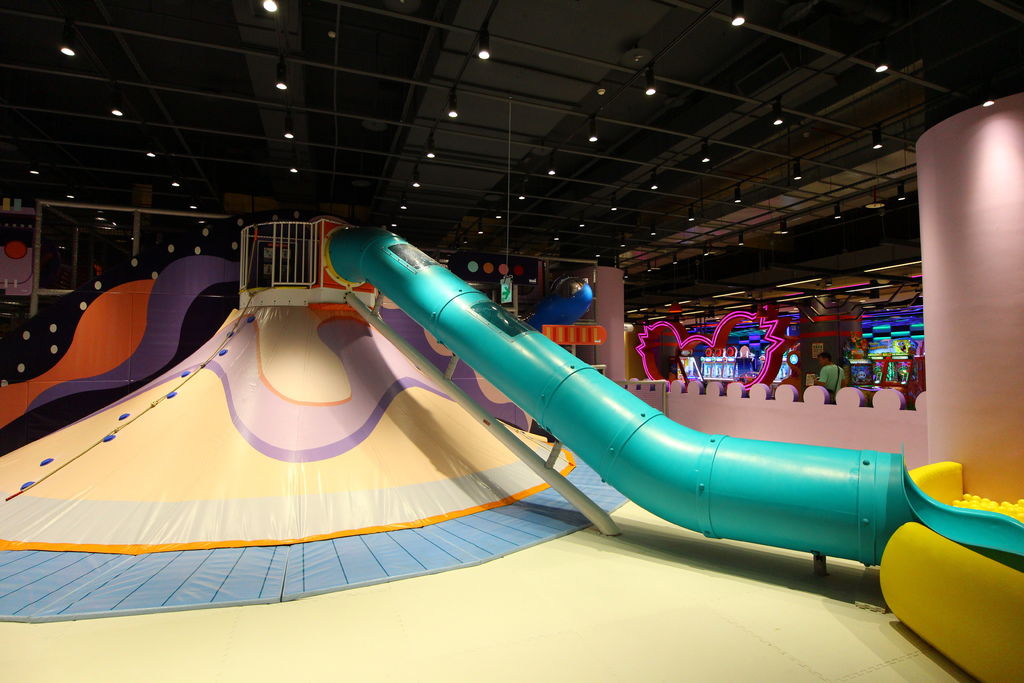 UFO基地站滑梯 IMG_4868.JPG