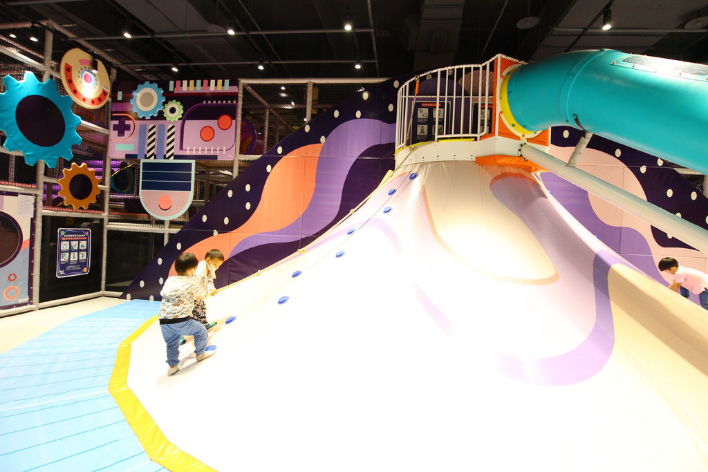 UFO基地站滑梯 IMG_5057.JPG