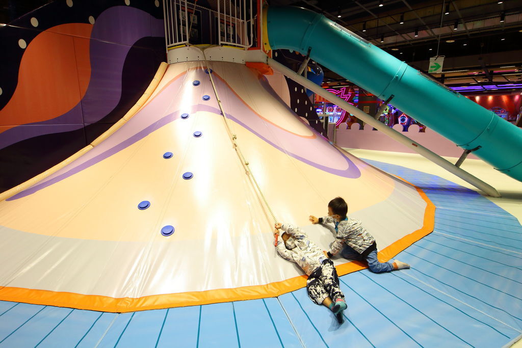 UFO基地站滑梯 IMG_5064.JPG