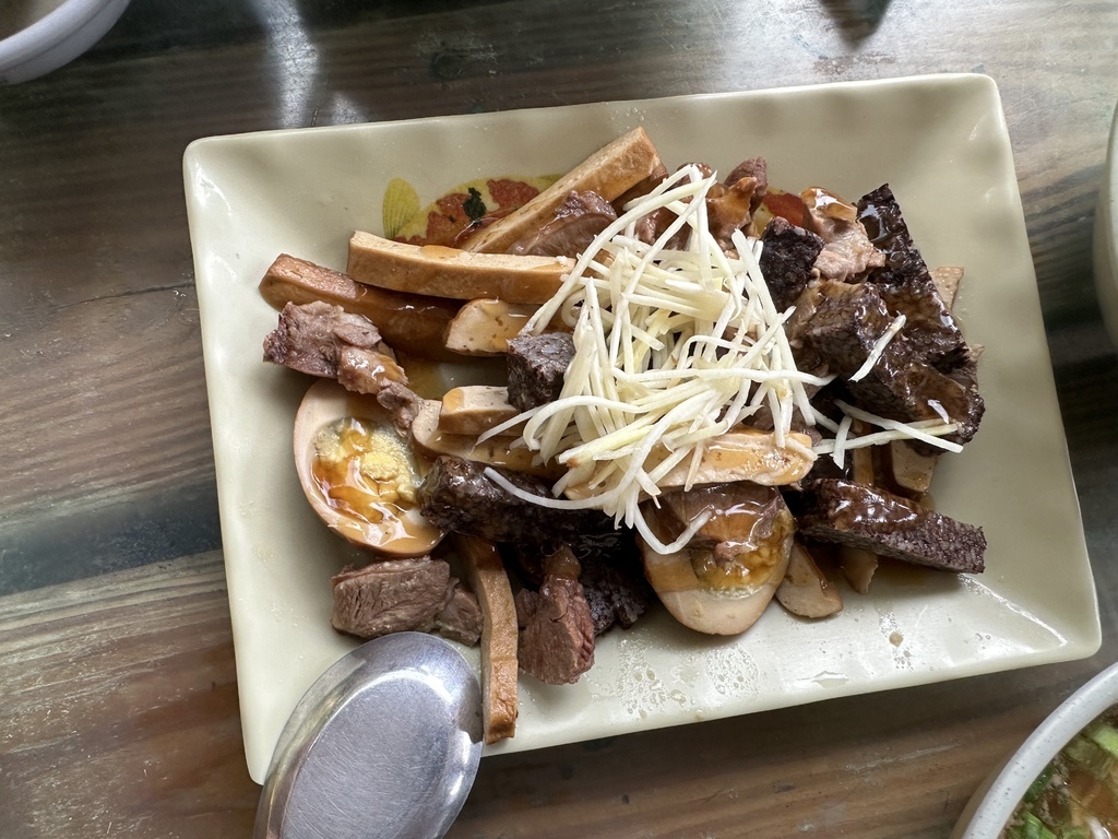 【美食】屏東。恆春阿嬤麵店,萬里桐海景第一排麵店 【美食】屏東。恆春阿嬤麵店,萬里桐海景第一排麵店