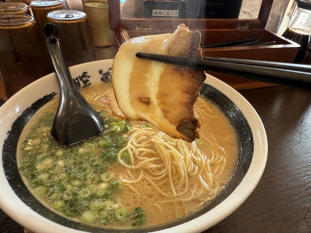 【遊記】日本。2024.10沖繩,第1天,難波、心齋橋再到寶 【遊記】日本。2024.10沖繩,第1天,難波、心齋橋再到寶