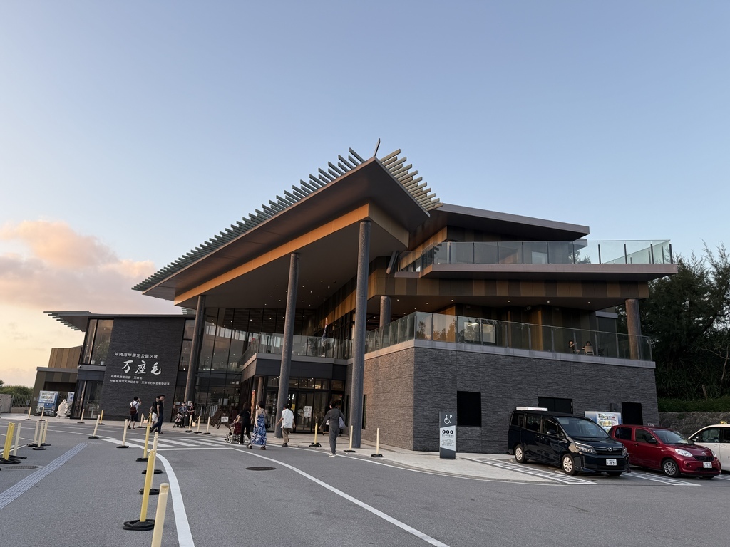 【遊記】日本。沖繩2024.10第3天,美國村找寶可夢、沖 【遊記】日本。沖繩2024.10第3天,美國村找寶可夢、沖