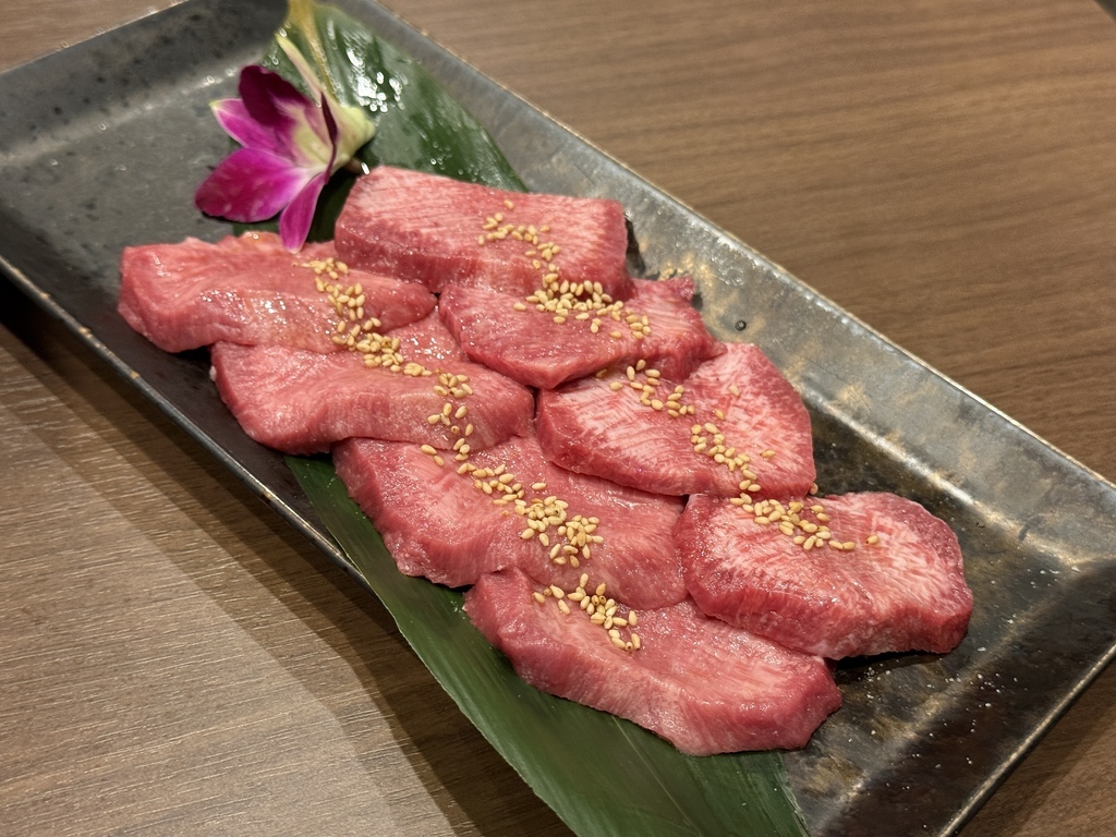 【遊記】日本。2024.10沖繩,第4天 【遊記】日本。2024.10沖繩,第4天,先在美麗海水族館再