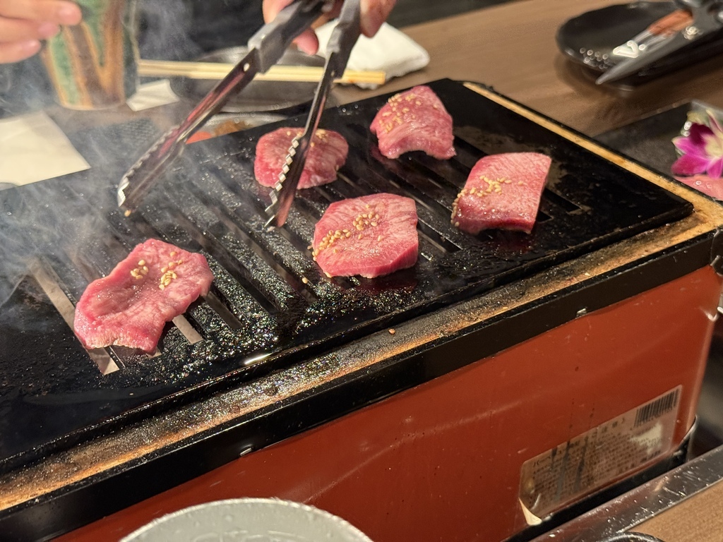 【遊記】日本。2024.10沖繩,第4天 【遊記】日本。2024.10沖繩,第4天,先在美麗海水族館再