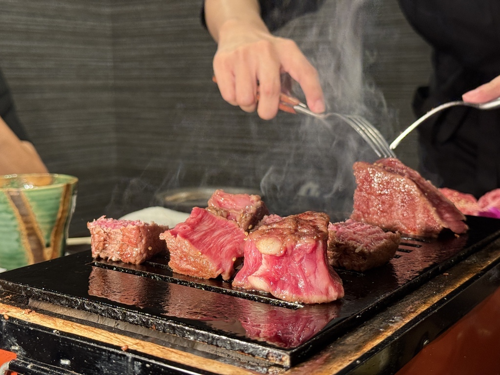 【遊記】日本。2024.10沖繩,第4天 【遊記】日本。2024.10沖繩,第4天,先在美麗海水族館再