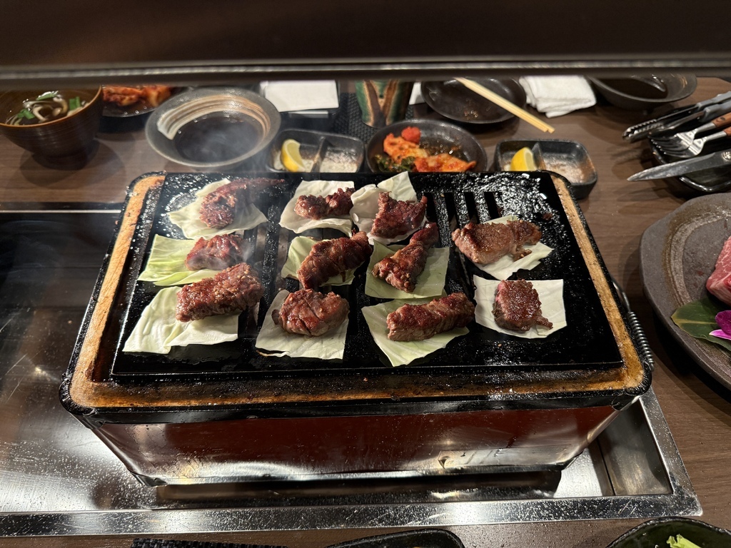 【遊記】日本。2024.10沖繩,第4天 【遊記】日本。2024.10沖繩,第4天,先在美麗海水族館再